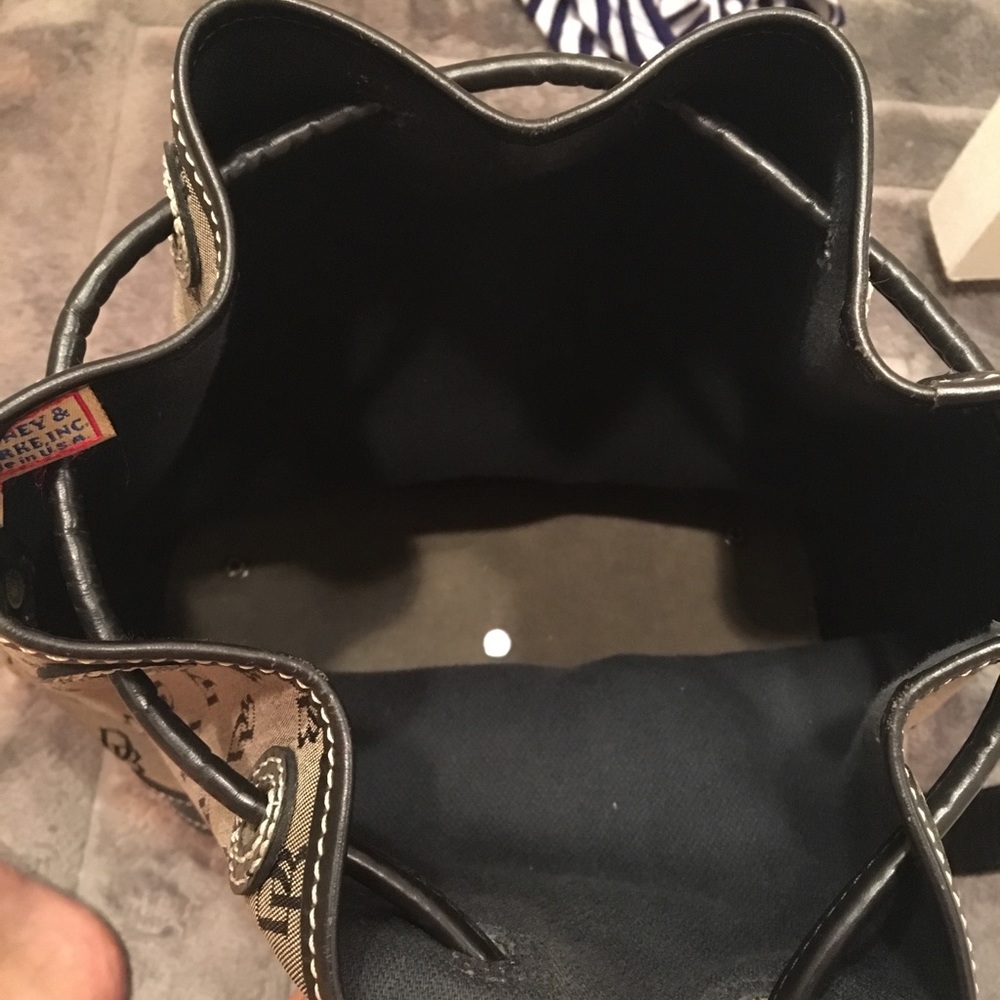 dooney & bourke drawstring - Picture 4 of 6